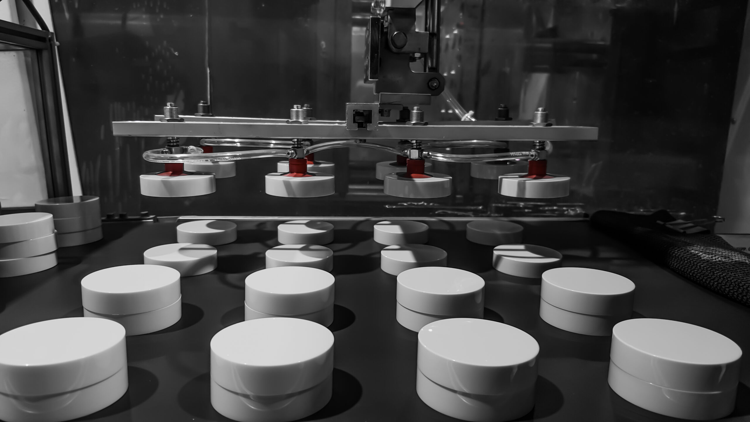 Dark,Black,Ground,,Screw-on,Lid,For,Plastic,Bottles,,Used,To